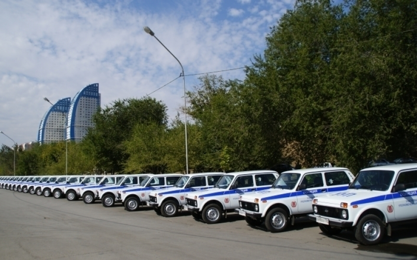 Районным участковым в Волгоградской области вручили 50 новых авто