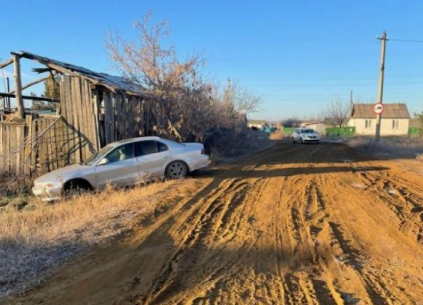 Водитель сбил насмерть пешехода в Волгоградской области и сбежал с места ДТП