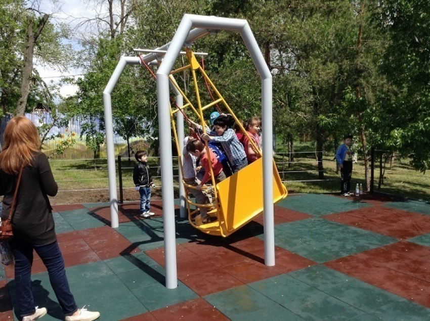 В Волгограде открыли парк развлечений для детей с инвалидностью