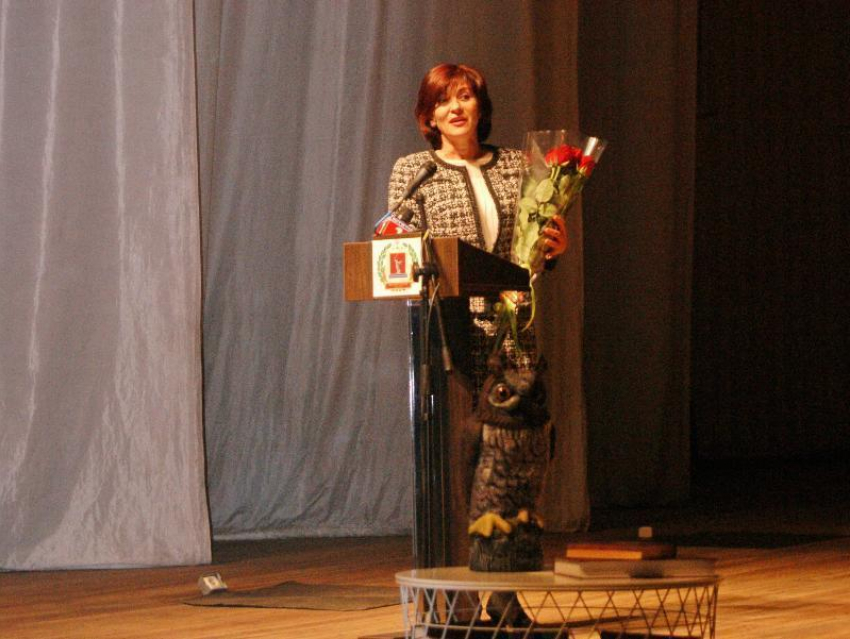 Верных профессии учителей отметили наградами в Волгограде