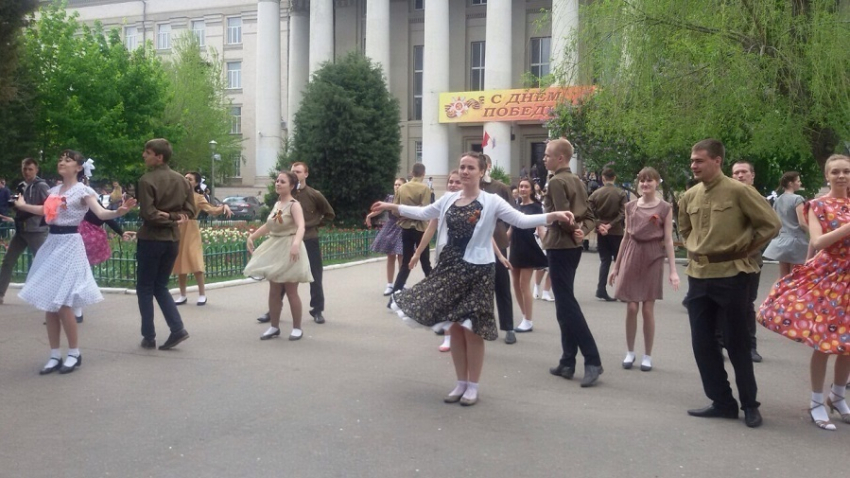 Студенты Волгограда стали участниками межнационального «Вальса Победы» 