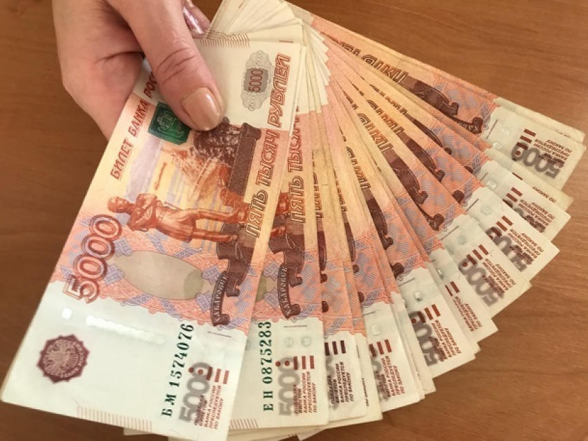Директор банка украл 14 млн рублей со счетов волгоградцев ради игры на бирже