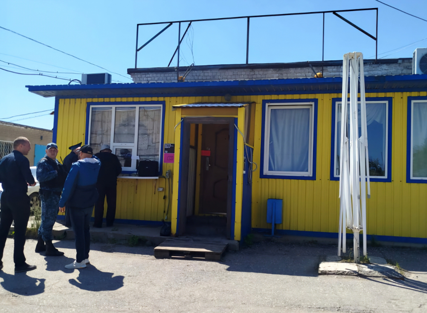 Три кафе в Волгограде опечатали за антисанитарию