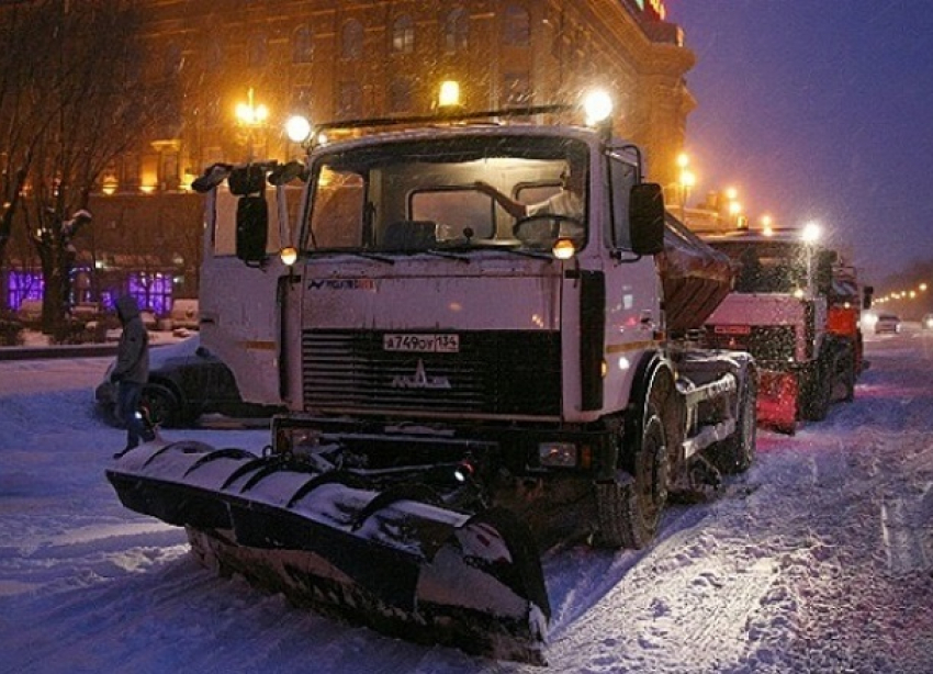 Полмиллиона рублей потратят власти на уборку снега в Волгограде