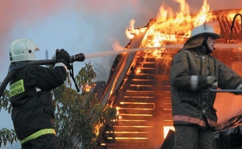 ﻿Три человека сгорели заживо при пожарах под Волгоградом