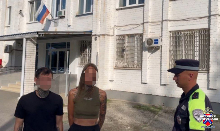 «На эмоциях снесла с ноги ему зеркало»: мама двоих детей сцепилась в водителем «ГАЗели» в Волгограде 