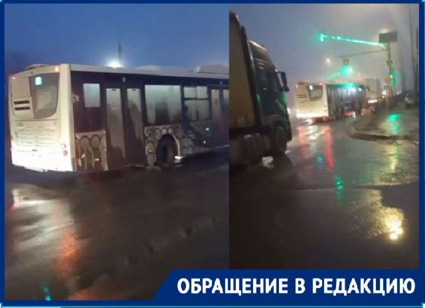 «Стою в грязи без освещения»: волгоградка потеряла остановку автобуса №88 