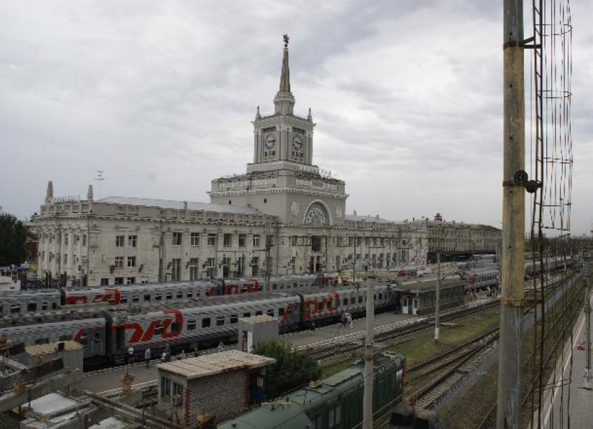 За пьянку и мат в поезде на волгоградском вокзале поплатились два транзитных пассажира 