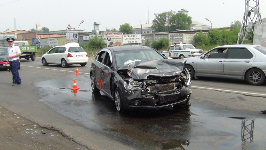 На трассе Волгоград-Элиста водитель на Chevrolet насмерть сбил 22-летнюю