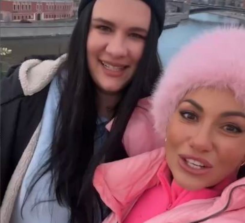 Волгоградка Анна Боронина записала дуэт с исполнительницей разрывного хита «Сыночка-корзиночка»