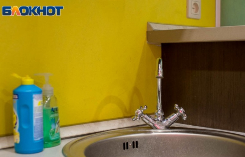 Горячая вода пропала на юге Волгограда 