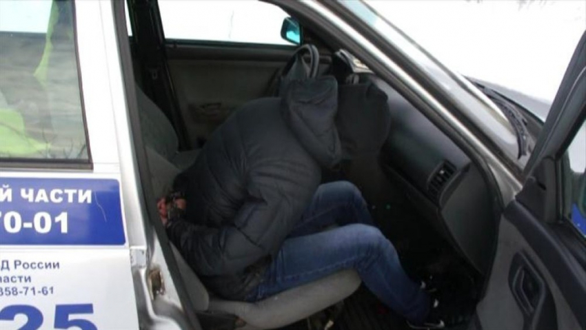 Инспекторы ДПС обнаружили наркотики в «девятке» жителей Волгоградской области