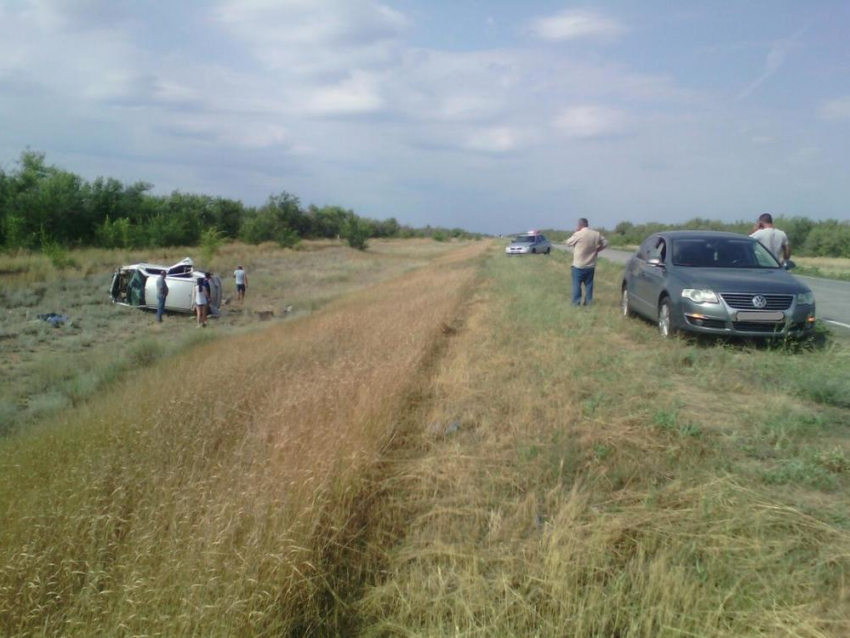 Под Волгоградом из-за взрыва колеса в ДТП погибла женщина