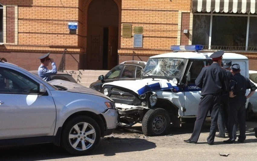 В ДТП на юге Волгограда пострадали двое полицейских