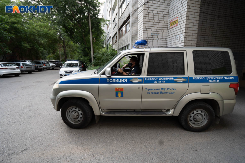 LADA протаранила полицейский «УАЗ» в Волгограде