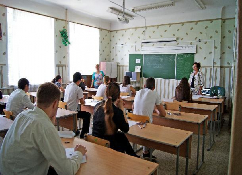 Более тысячи выпускников Волгоградской области написали ЕГЭ по географии и литературе