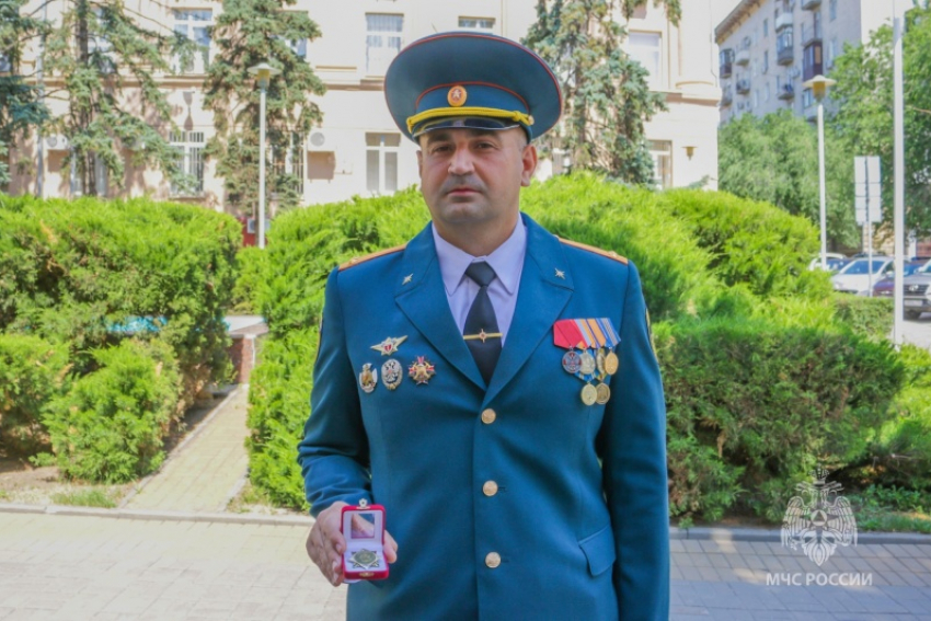 В Волгограде наградили участника ликвидации последствий терактов и взрыва газа в доме на Космонавтов 