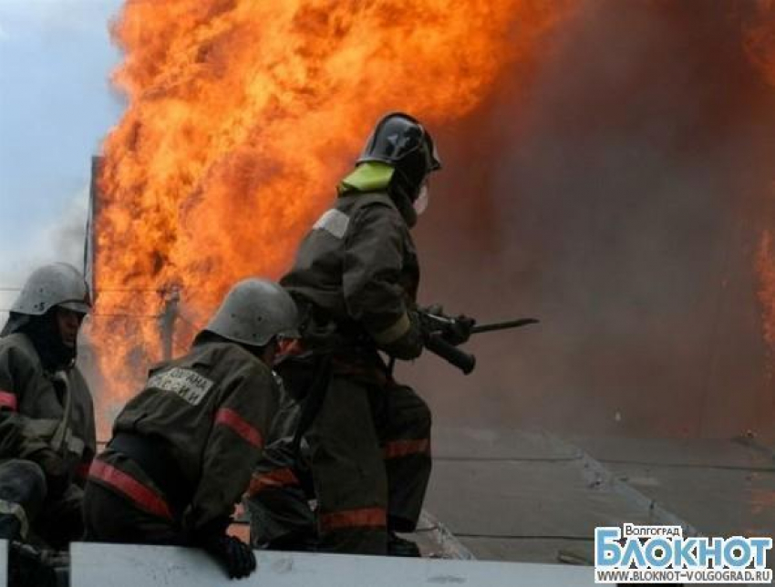 В Волгоградской области на заправке загорелся мужчина