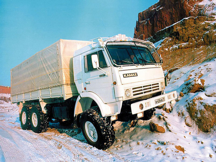 Под Волгоградом приставы забрали у должника КамАЗ