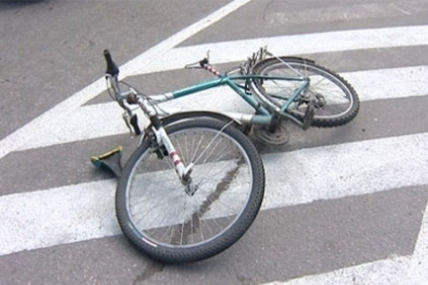 В Волгограде «девятка» сбила велосипедиста