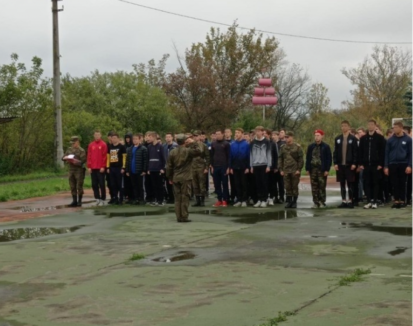 Армейскую смену с основами огневой подготовки провели в детском лагере под Волгоградом