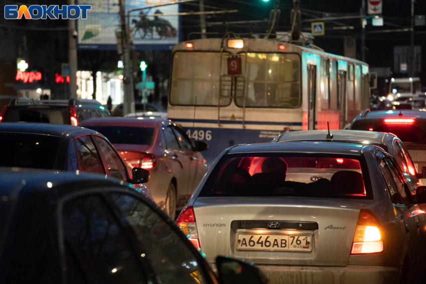 Движение авто запретили на юге Волгограда после атаки ВСУ 