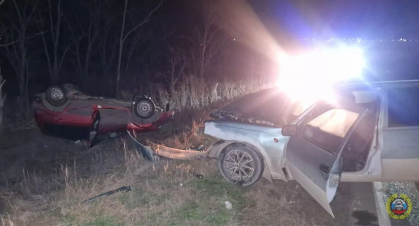 Пассажир сплющенной иномарки умер в Волгограде