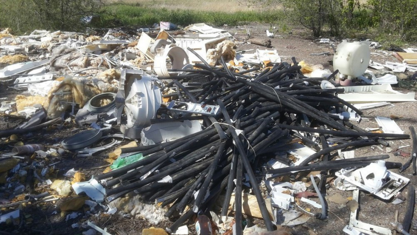 Парк «Дружба» на юге Волгограда утопает в мусоре