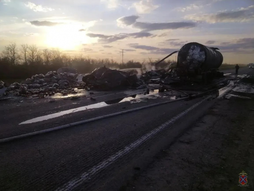 Жуткие подробности с полыхающей фурой на федеральной трассе назвали в МВД