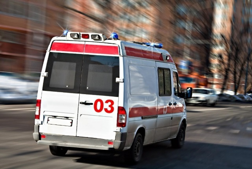 76-летний мужчина пострадал в результате столкновения четырех машин в Волгоградской области