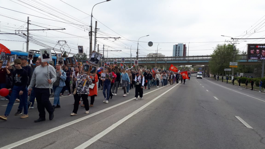 В Волгограде началось первое за два года шествие «Бессмертного полка»