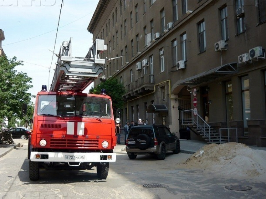 Эвакуированных из-за пожара в «Конфетках-Бараночках» постояльцев гостиницы «Волгоград» вернули в номера