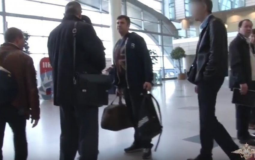 Семья порнохакеров из Волгограда задержана в аэропорту Домодедово