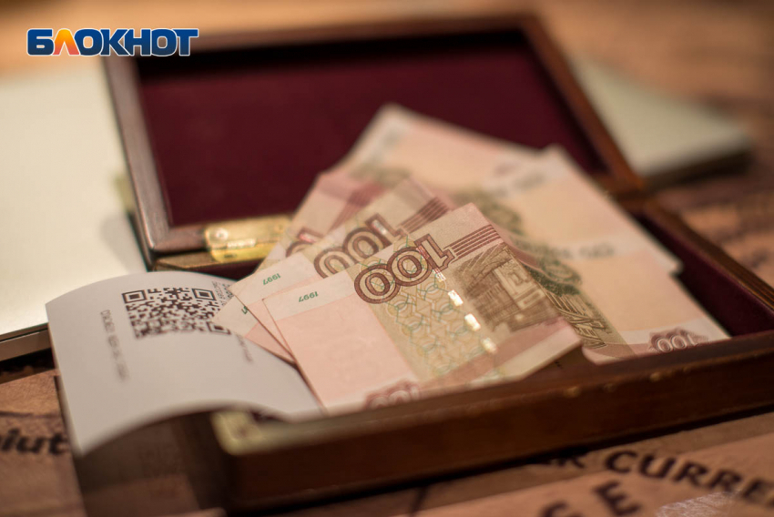Начальник отдела волгоградской фирмы промышлял рэкетом на подчиненных