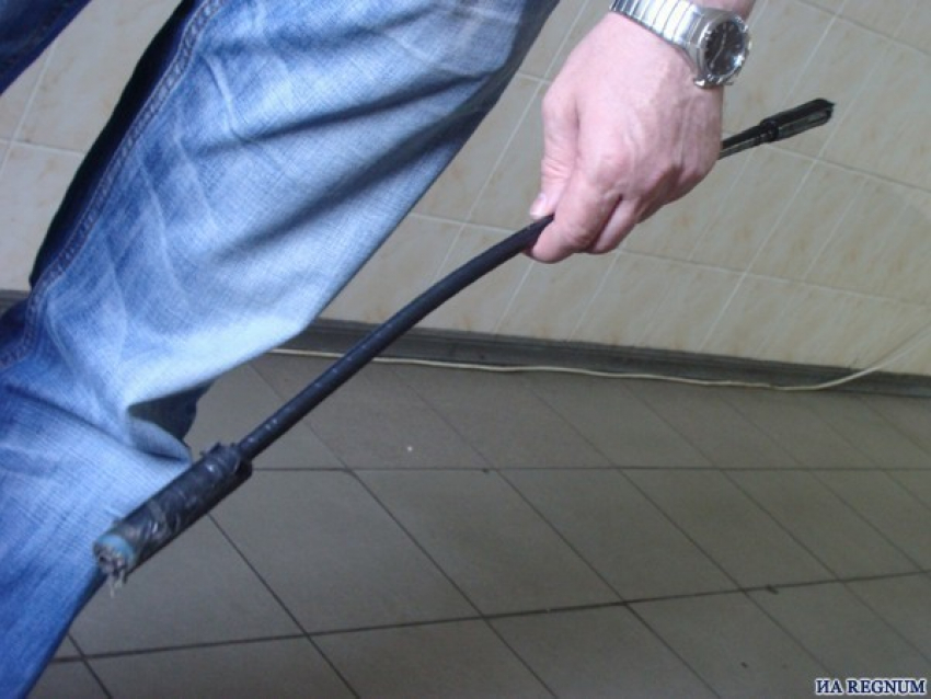 Хулиганы избили металлическими прутами посетителей кафе под Волгоградом