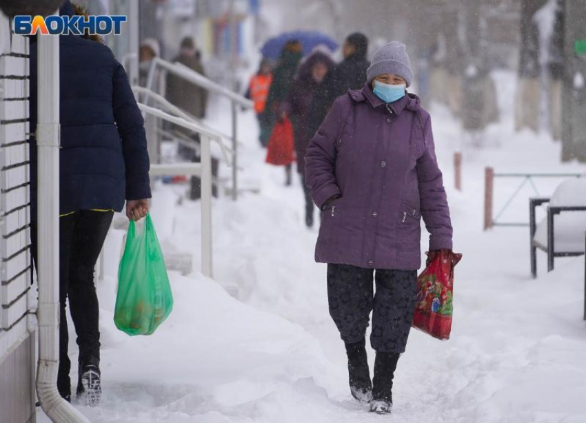 Волгоградцы не верят, что новые правила закрытия больничного уменьшат гигантские очереди в поликлиниках