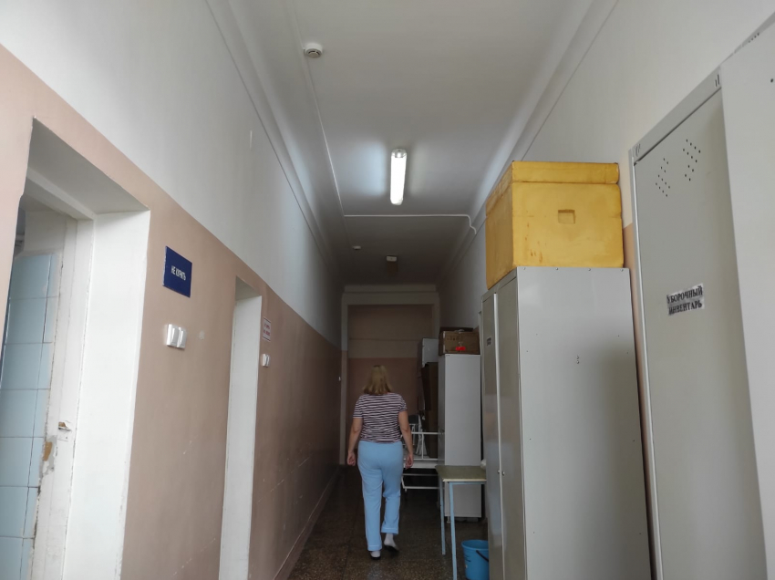 Беременные лежат в коридоре: что творится в ковидном роддоме Волгограда