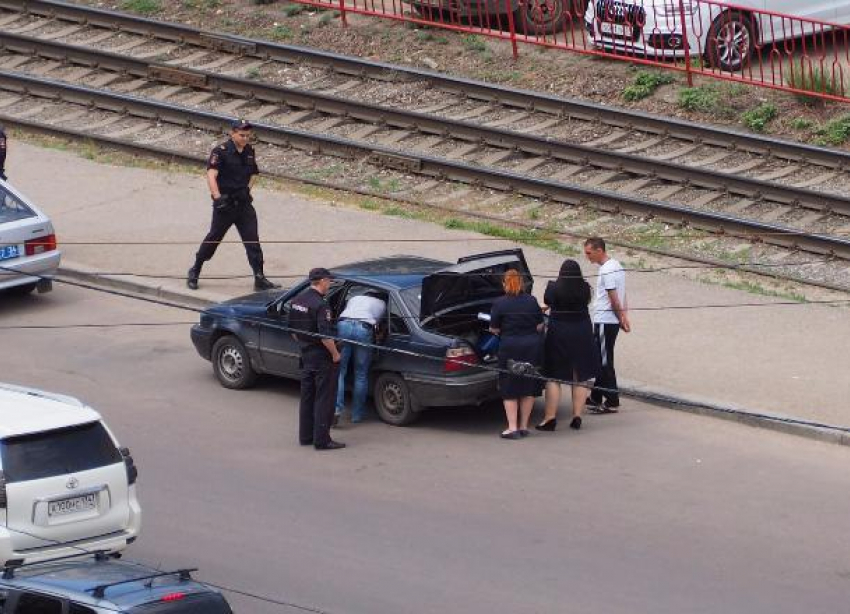 Вооруженный экипаж полиции задержал водителя Daewoo в Волгограде 