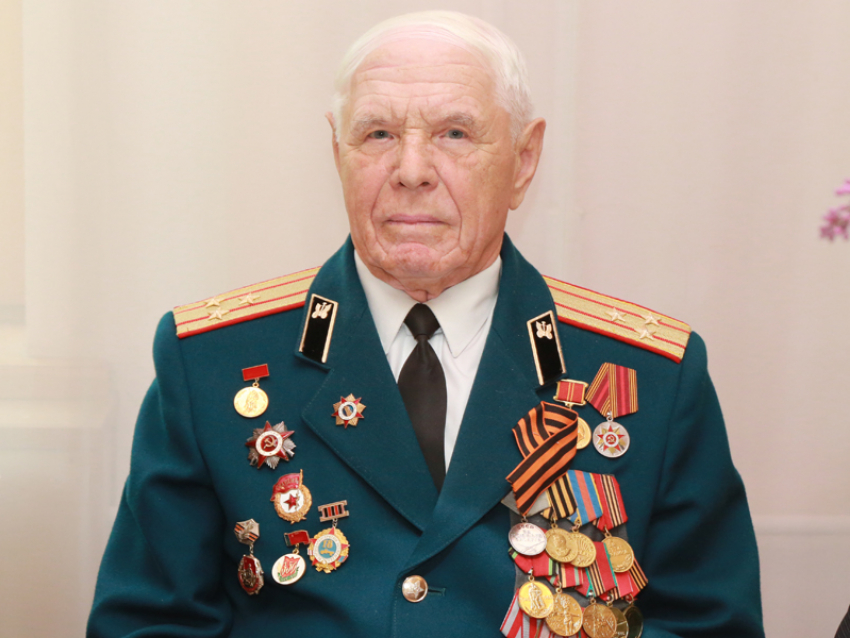 Расписавшийся на Рейхстаге волгоградский фронтовик празднует 100-летие