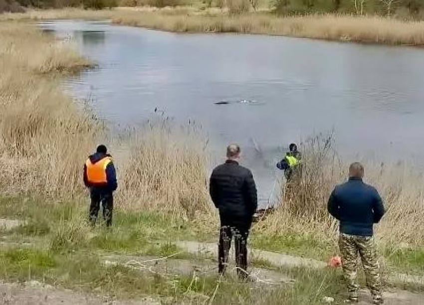 Водолазы ищут в реке под Волгоградом пропавшего без вести