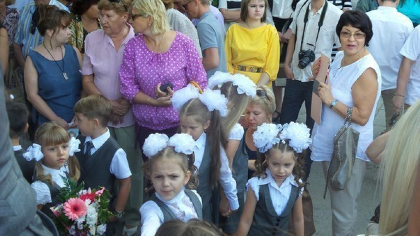В Волгограде 30 тысяч первоклассников сели за парты