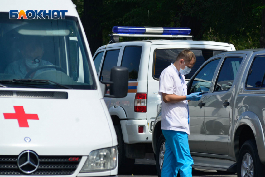 Два человека пострадали в тройном ДТП после неудачного обгона фуры под Волгоградом