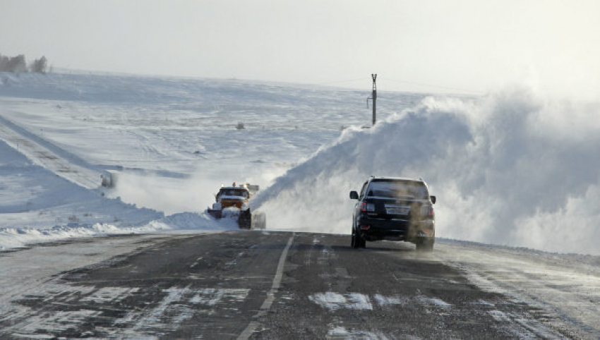 В Волгоградской области ГАИ предупреждает автомобилистов о снегопаде и гололеде 