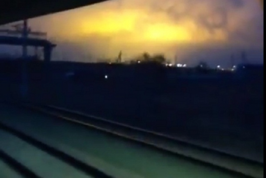 Пассажиров поезда напугал густой дым и зарево над городом-спутником Волгограда