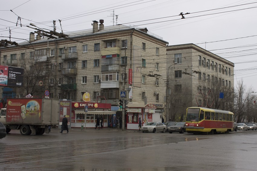 Рельсы волгоградского трамвая заменят вместе с основанием