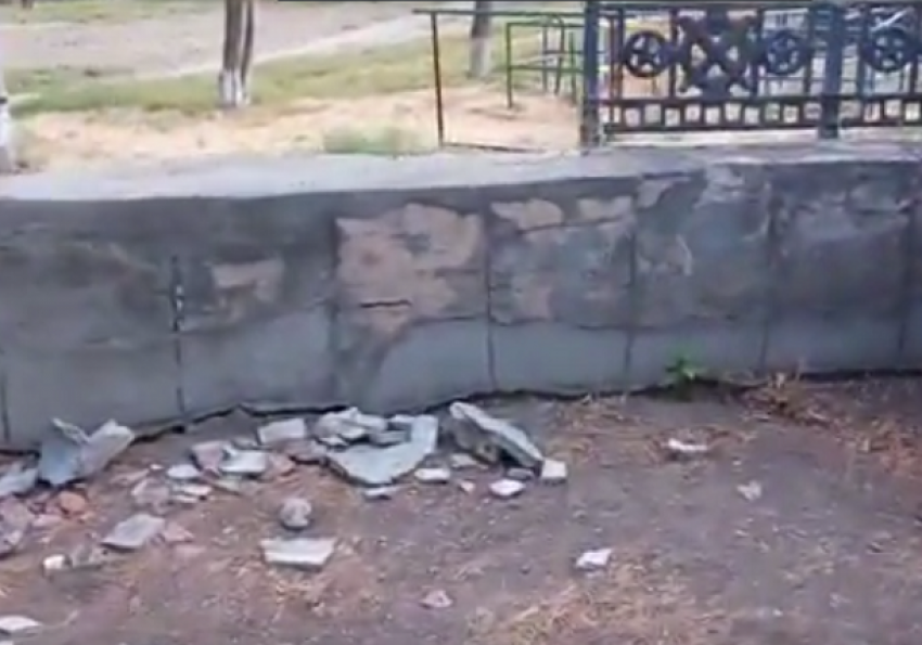Волгоградец на видео поблагодарил Виталия Лихачева за разрушенный памятник героям ВОВ