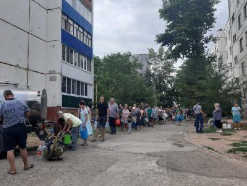 Под Волгоградом райцентр вторые сутки остаётся без воды