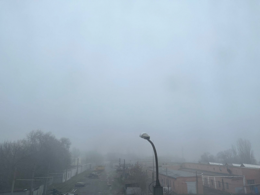 Сильнейший туман погрузил Волгоград во мглу