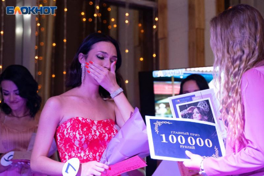 Победительницу конкурса «Мисс Блокнот Волгоград-2021» пришел поддержать ее папа