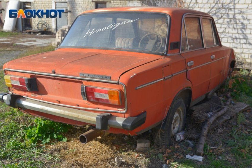 Волгоградцам грозит лишиться автомобиля из-за привычки выкидывать мусор из окна